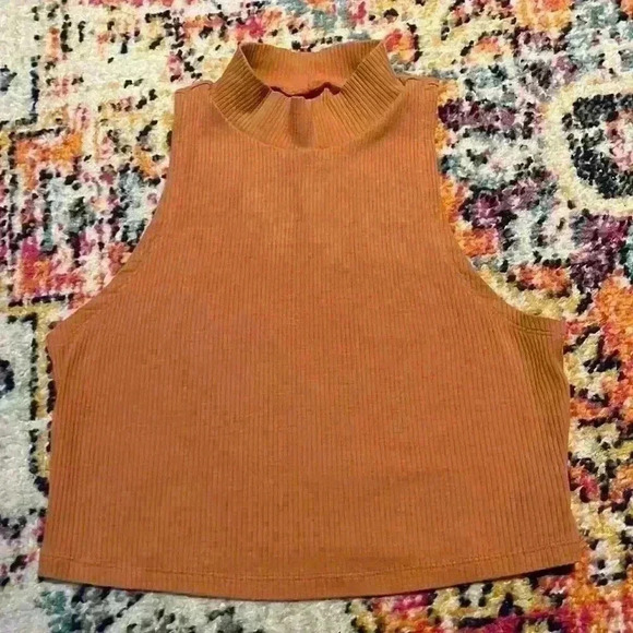 Crop top - Picture 1 of 1